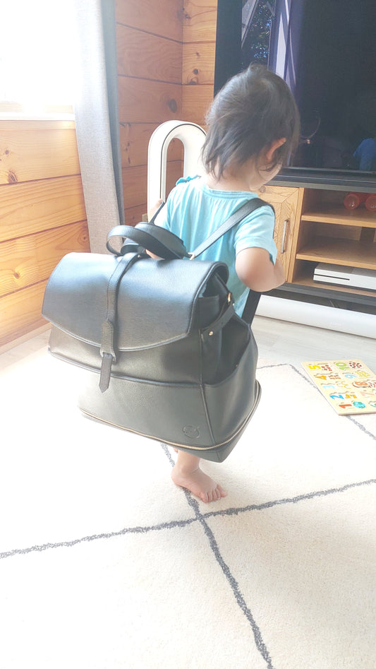 How to manage all my luggage and my kids at the Airport.